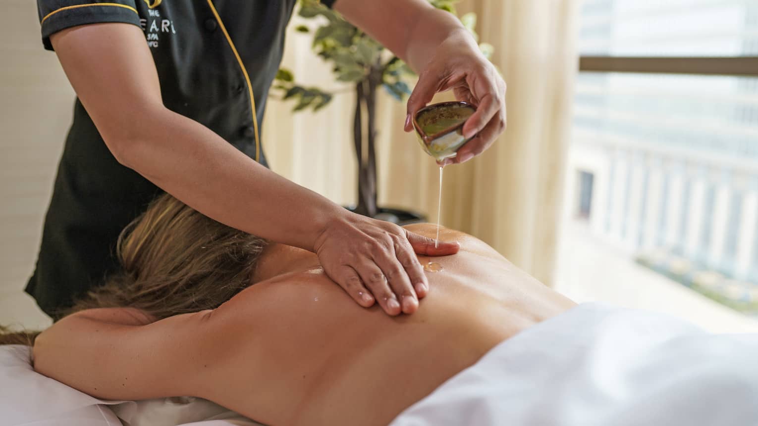 5-Star Home Massage in Dubai | Luxury Spa Experience at Your Doorstep